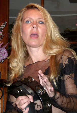 TONYBD2011-1040338