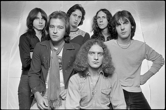 FOREIGNER-11
