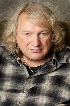 LOU GRAMM COLOR FACE